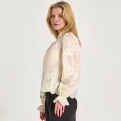 Angel embroidery blouse