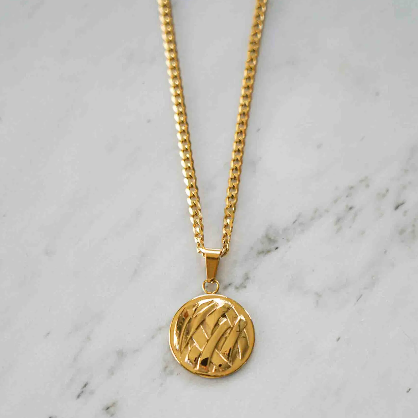 Armor necklace