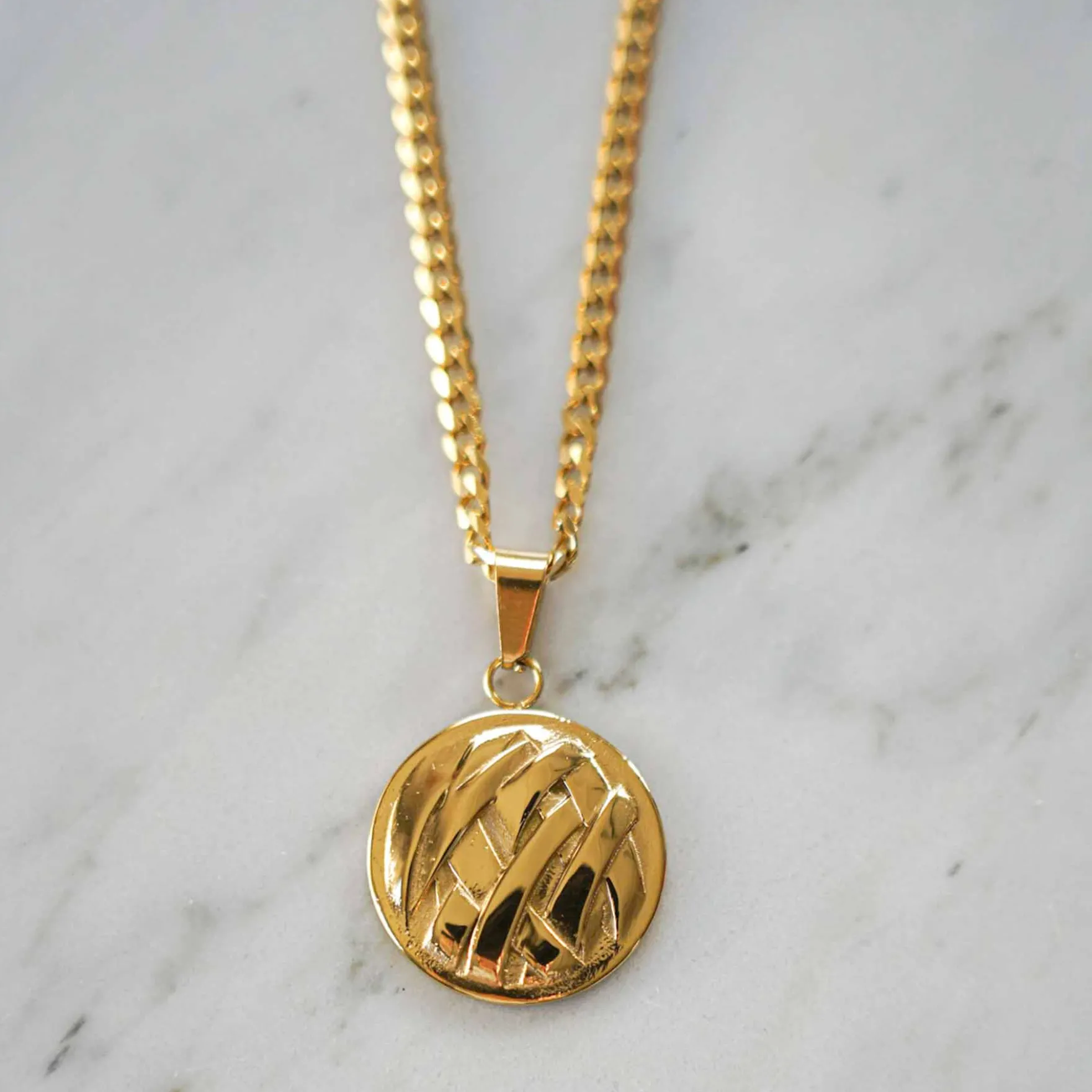 Armor necklace