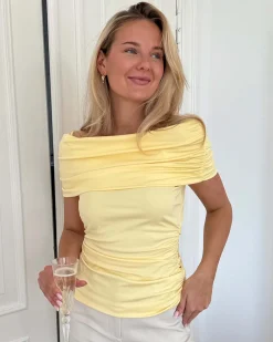 Athenaic top