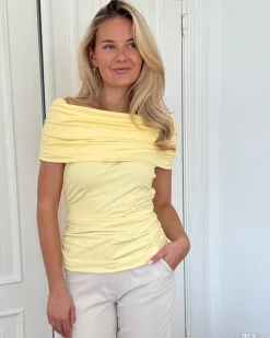 Athenaic top