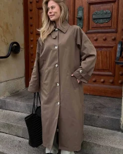 Avaic trenchcoat