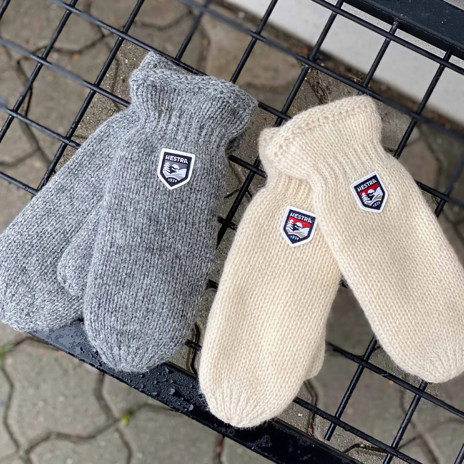 Basic wool mittens