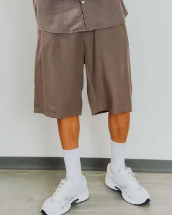 Boxy linen shorts