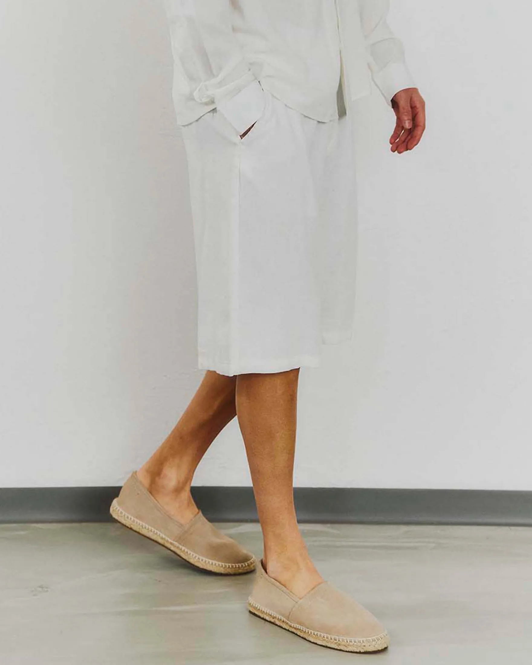 Boxy linen shorts
