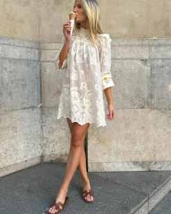 Ellinoric lace dress