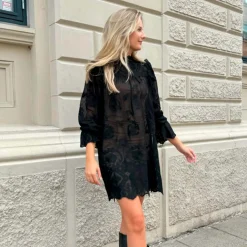 Ellinoric lace dress