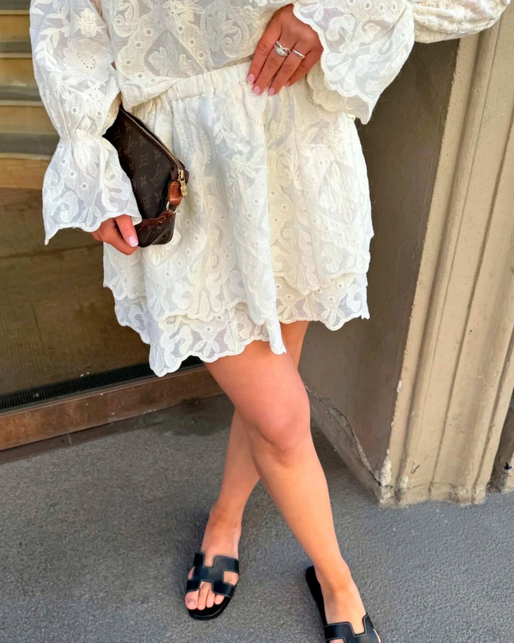 Ellinoric lace mini skirt