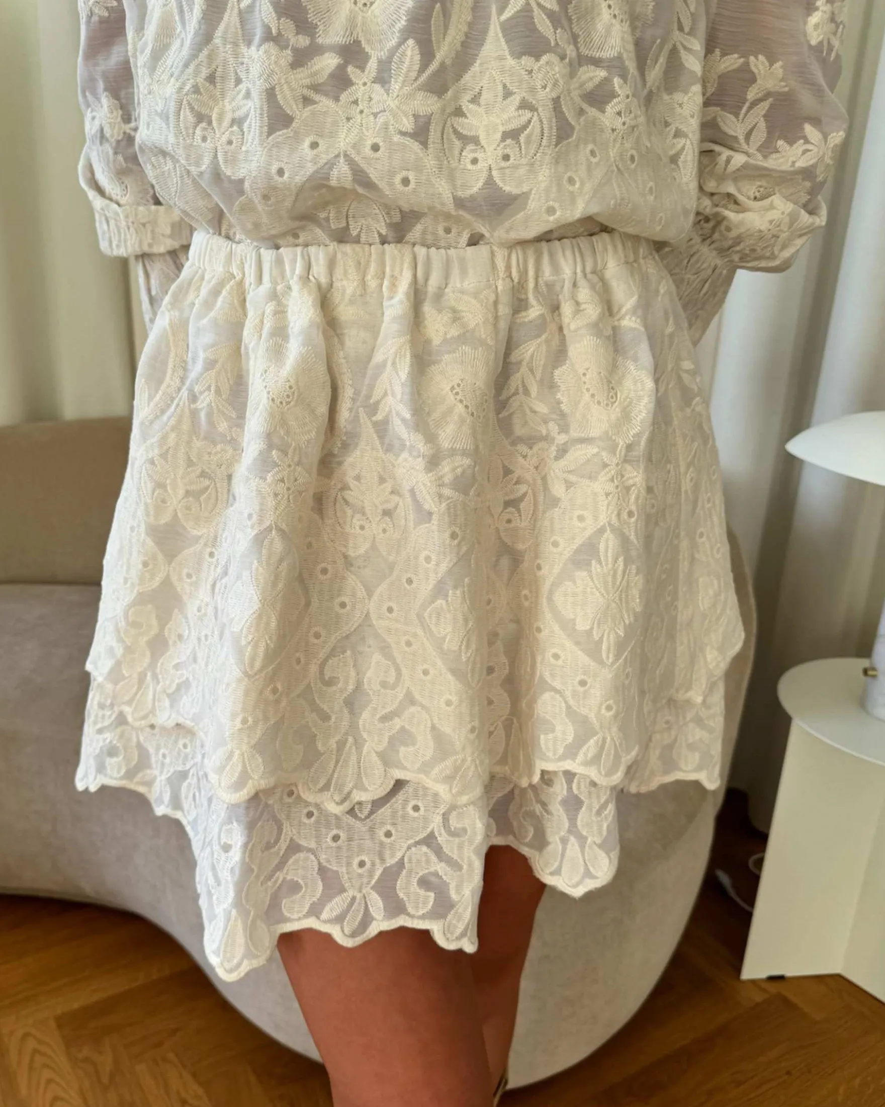 Ellinoric lace mini skirt