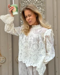 Ellinoric lace shirt