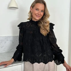 Ellinoric lace shirt