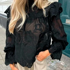Ellinoric lace shirt