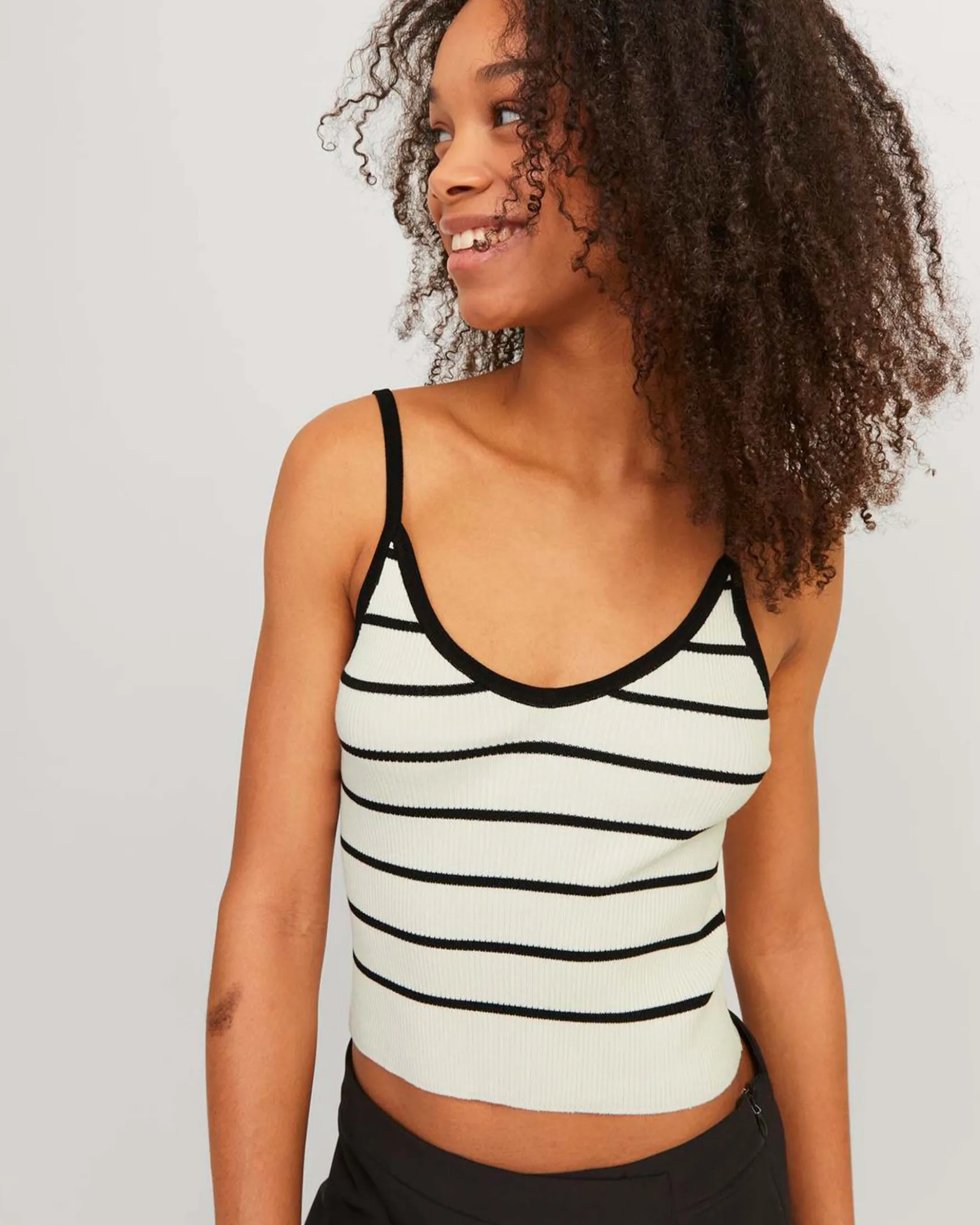 JXESTHER TIGHT SHORT TOP