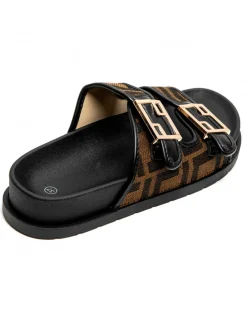 Karo sandal