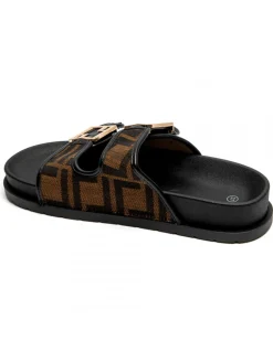 Karo sandal