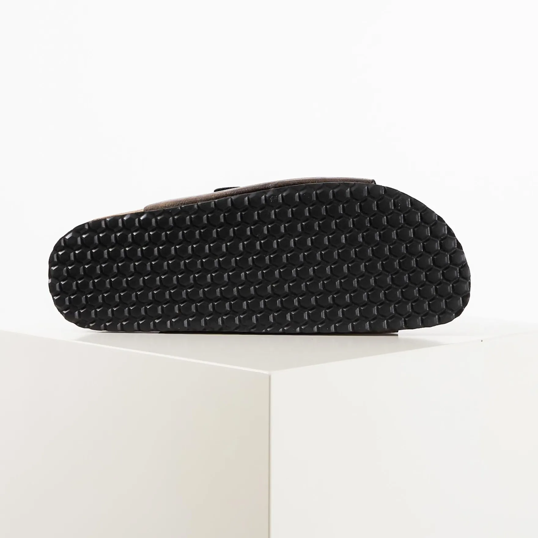 Lakers sandal