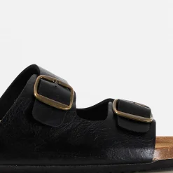 Lakers sandal