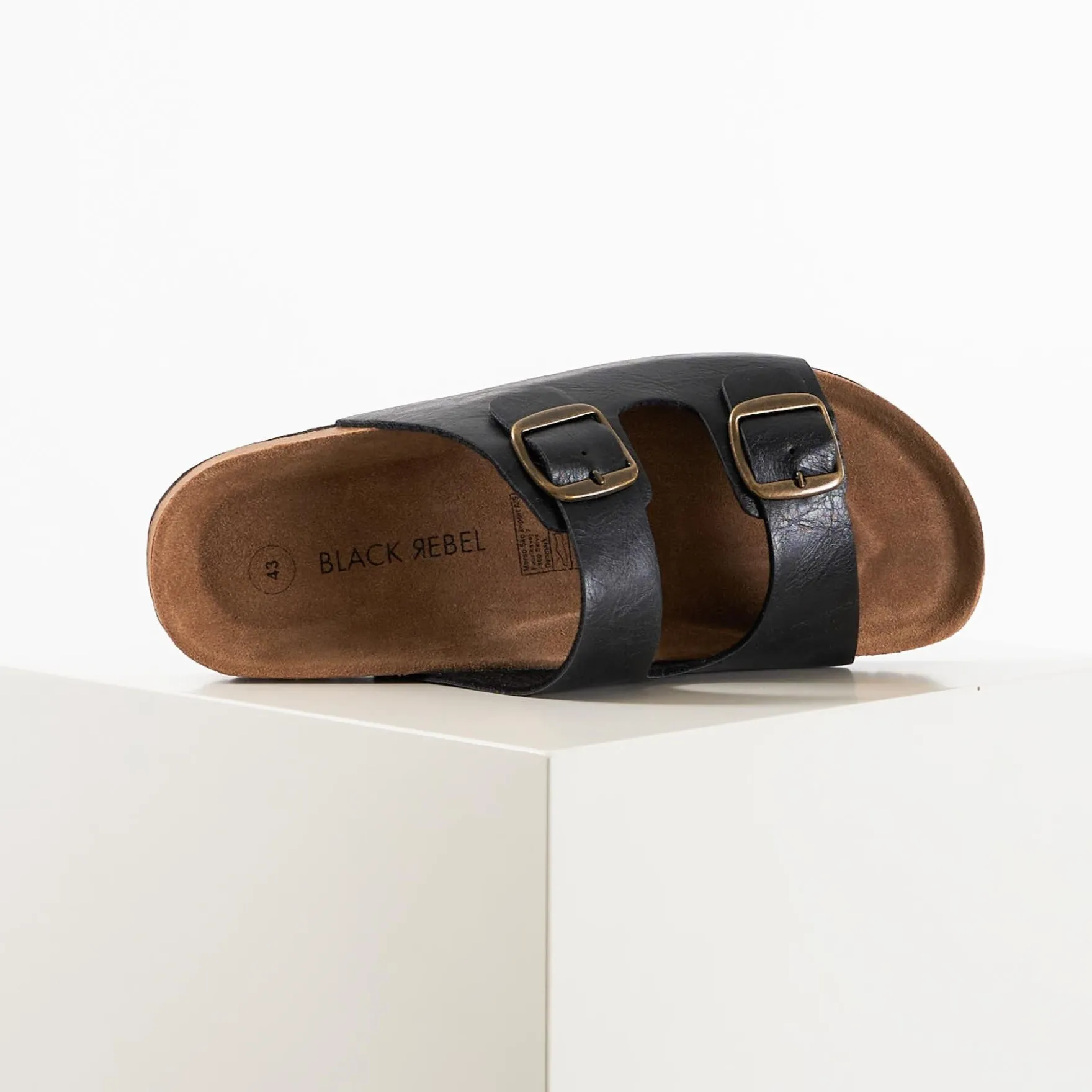 Lakers sandal