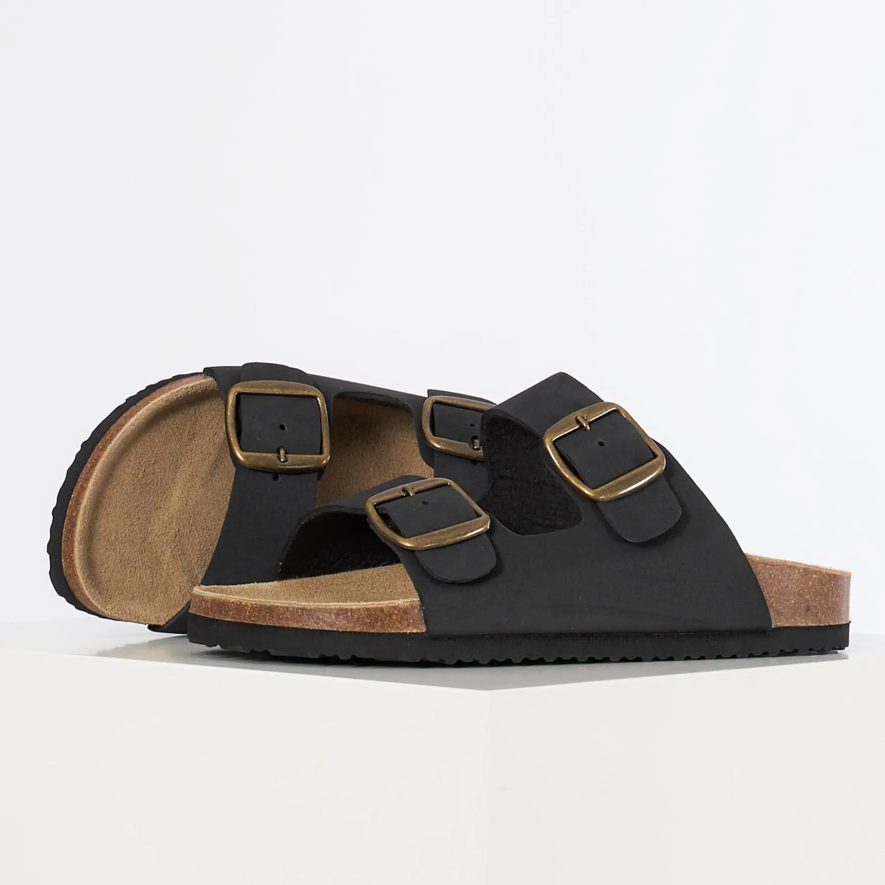 Lakers suede sandal