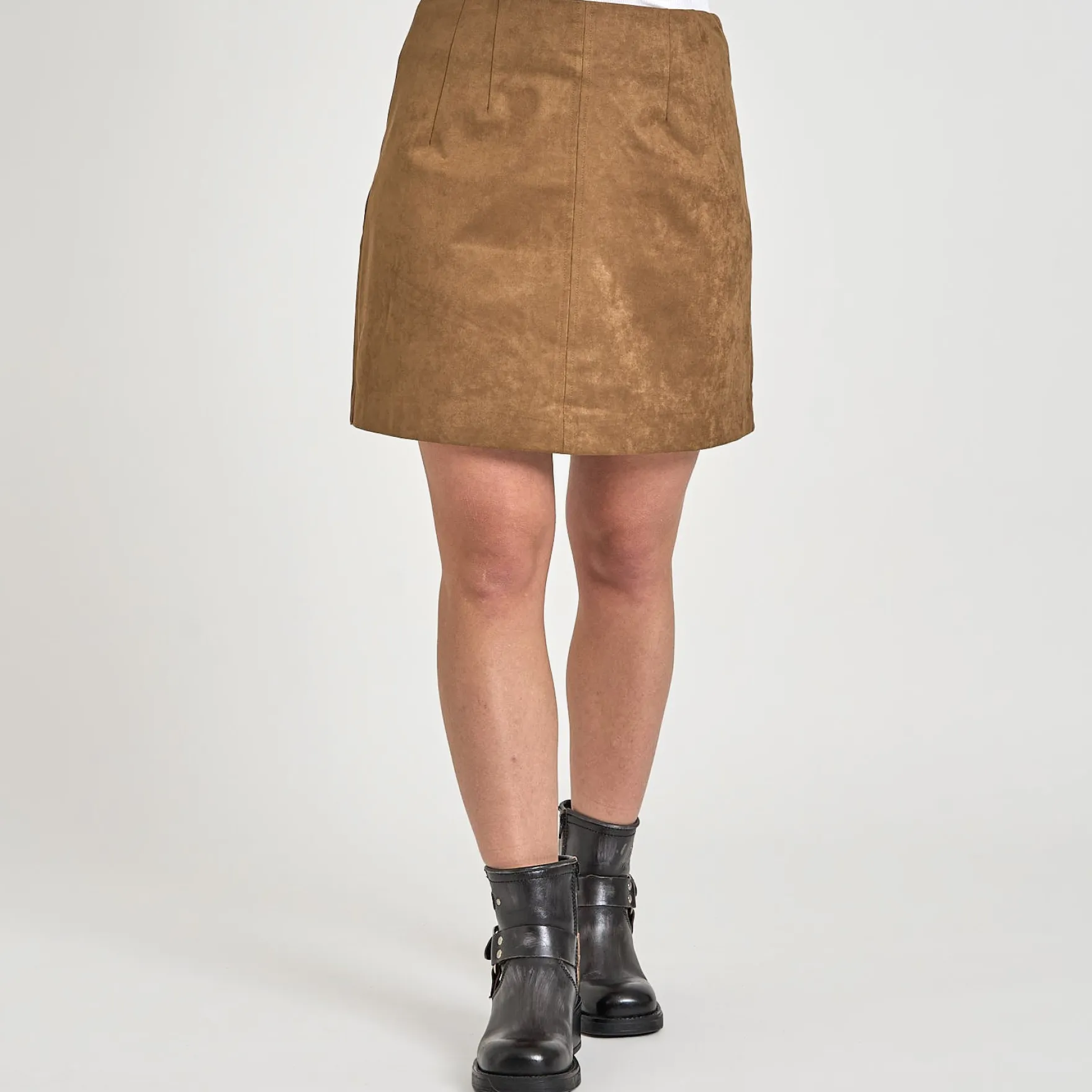 Leia faux suede skirt