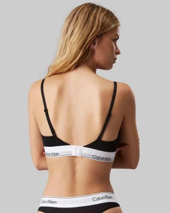 LIGHTLY LINED TRIANGLE