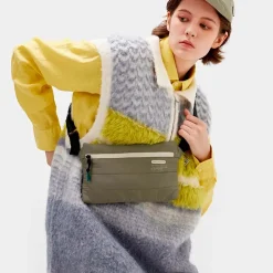 Lightweight bumbag