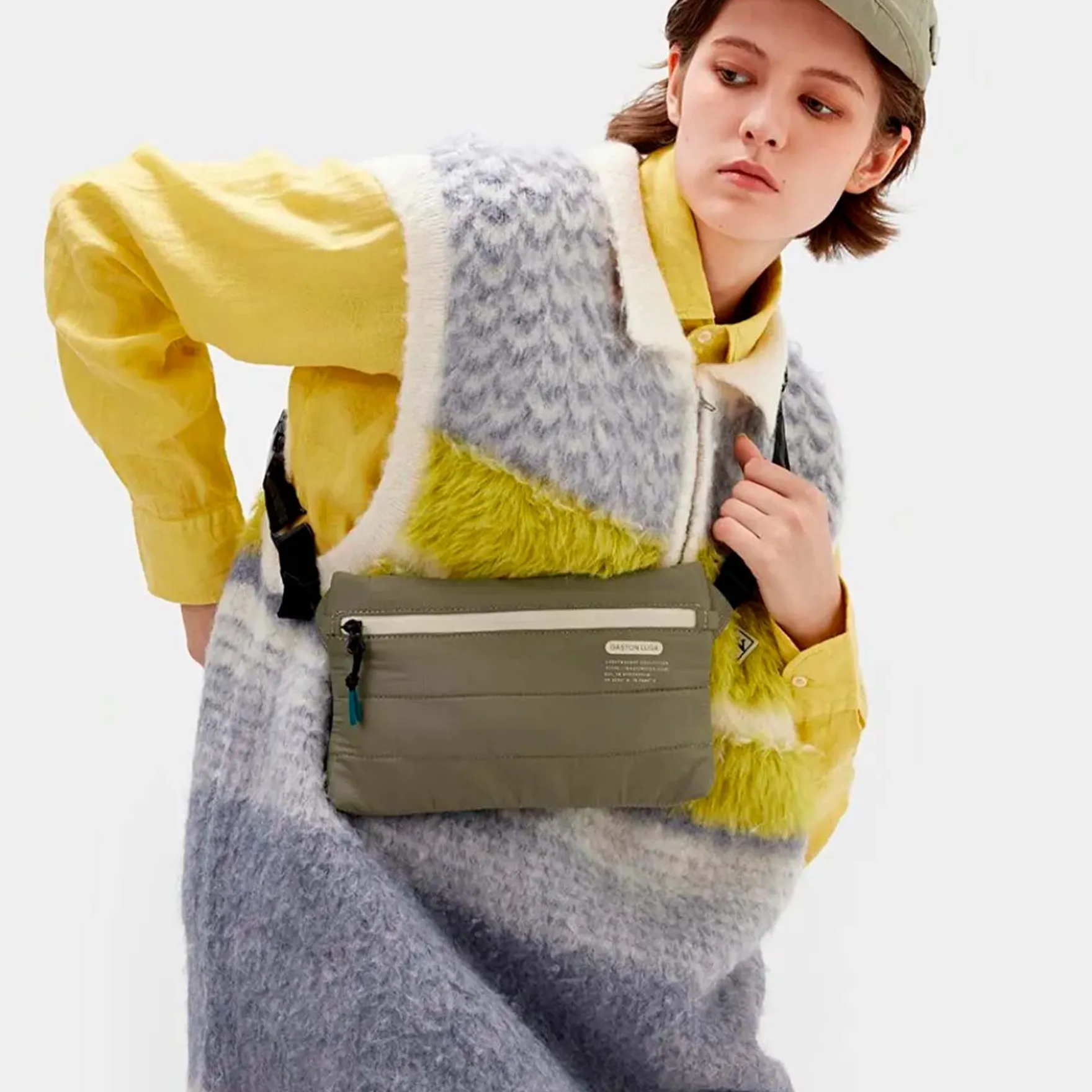 Lightweight bumbag