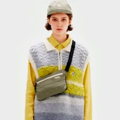 Lightweight bumbag