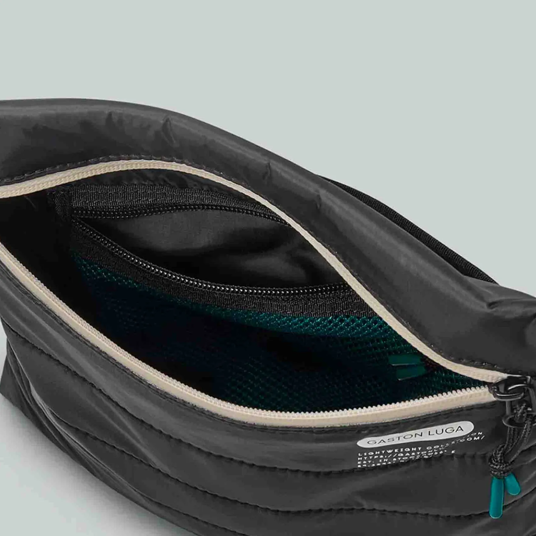 Lightweight daybag