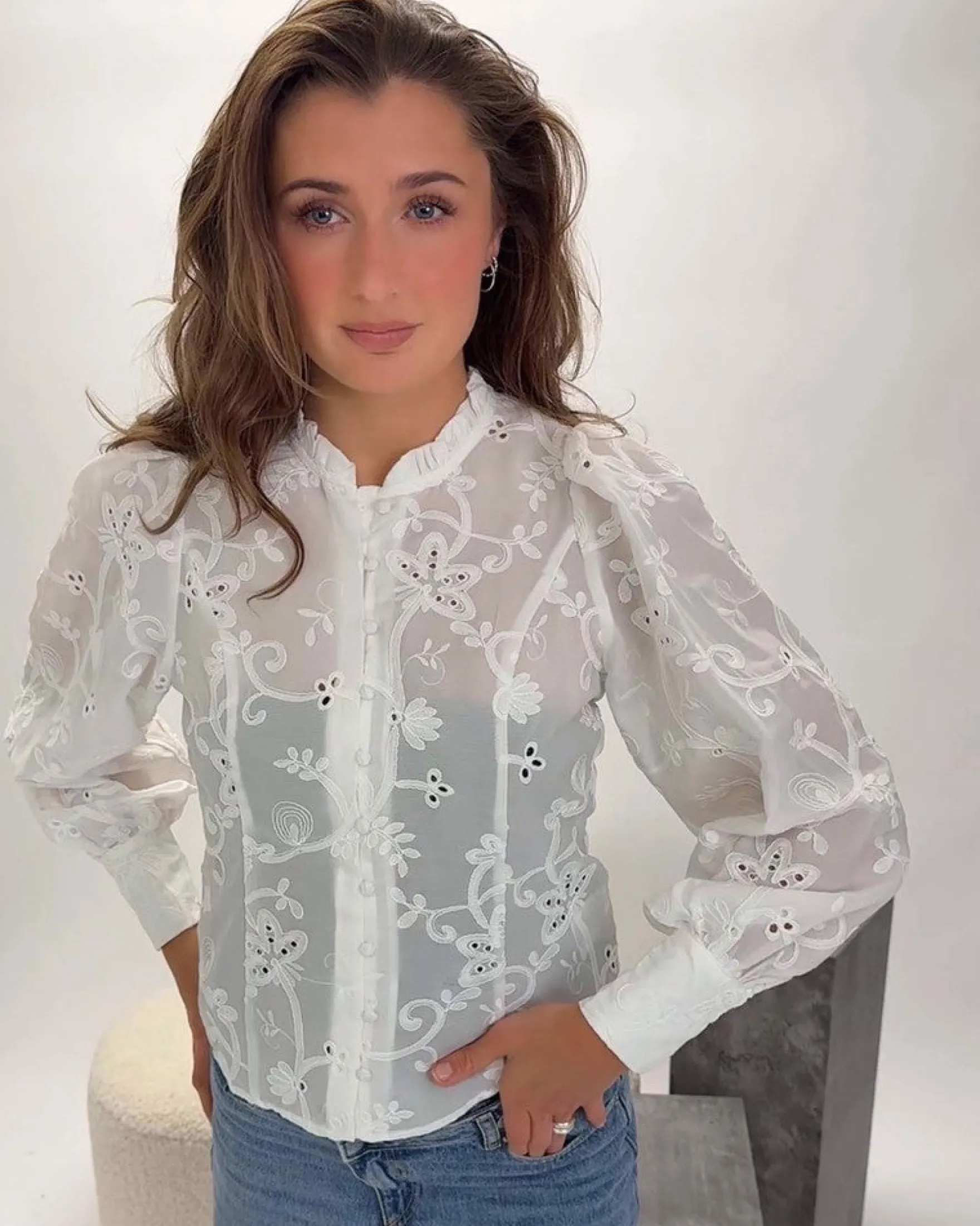 Lunina embroidery blouse