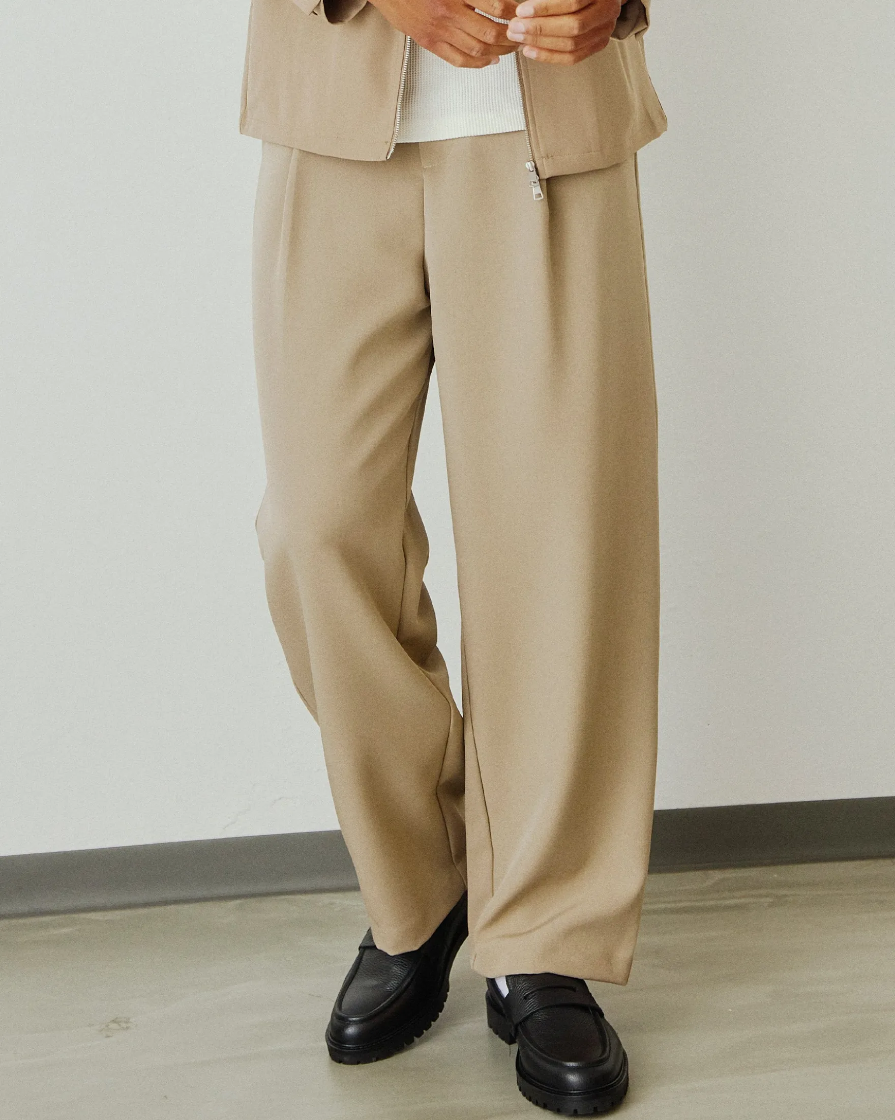 Matt Pleated Pant