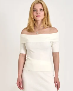Melanie offshoulder