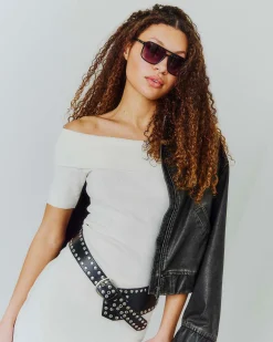 Melanie offshoulder