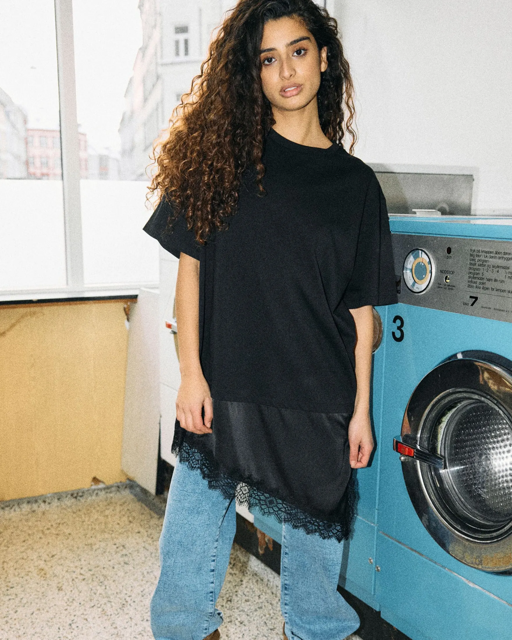 NMFILLA OVERSIZE SATIN LACE TEE