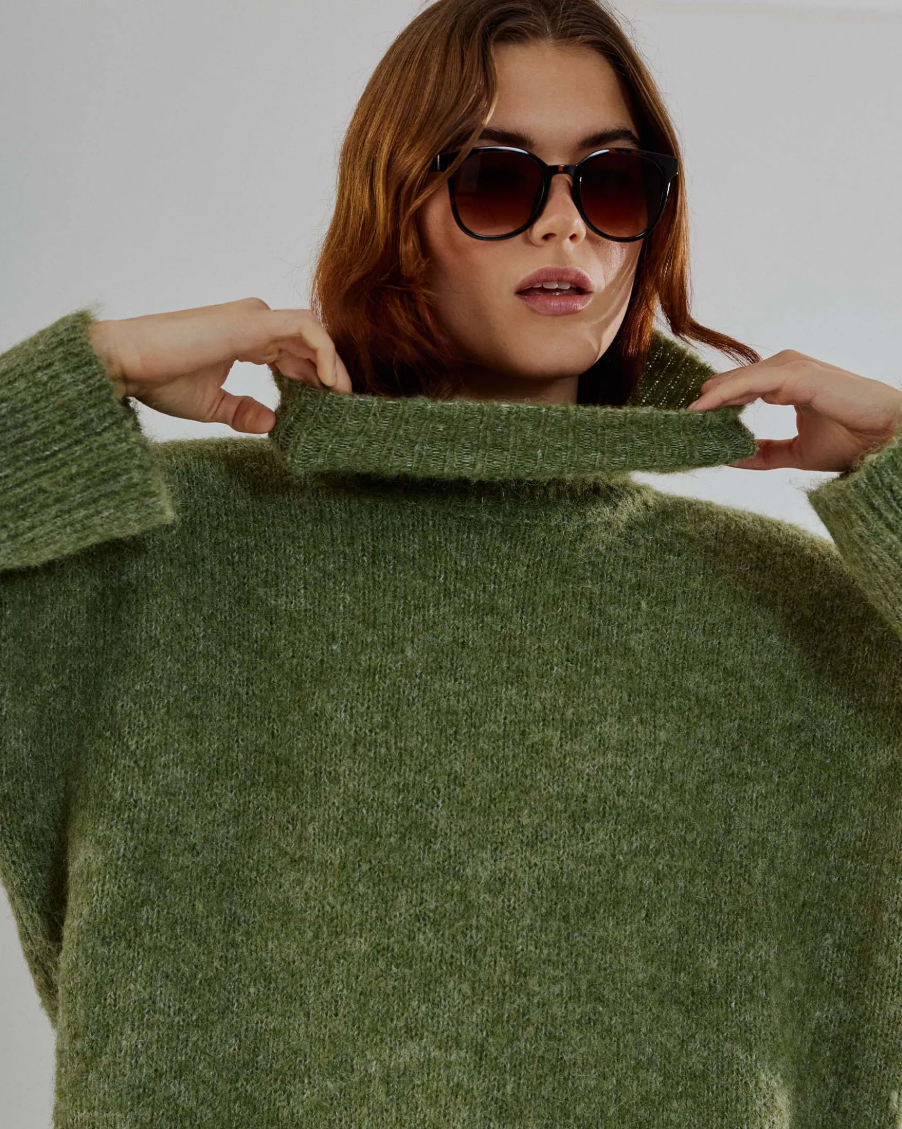 Nona fluffy highneck knit