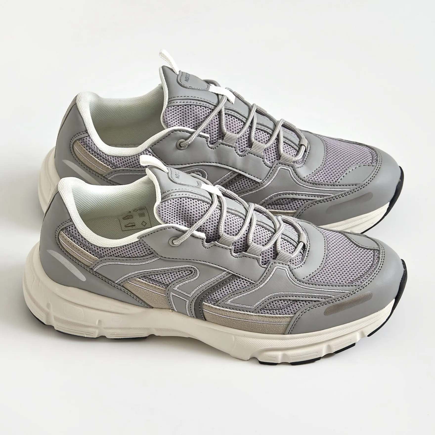 Pace sneaker