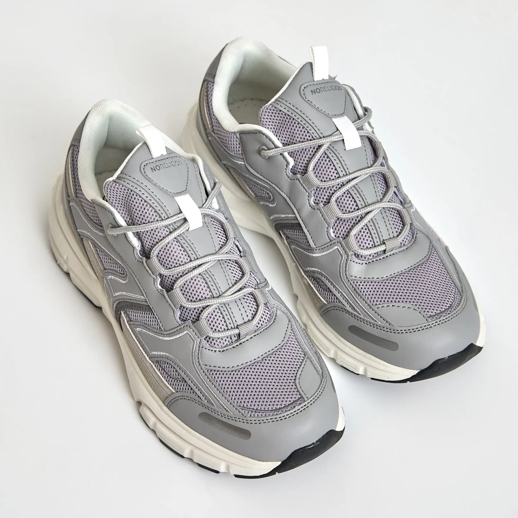 Pace sneaker
