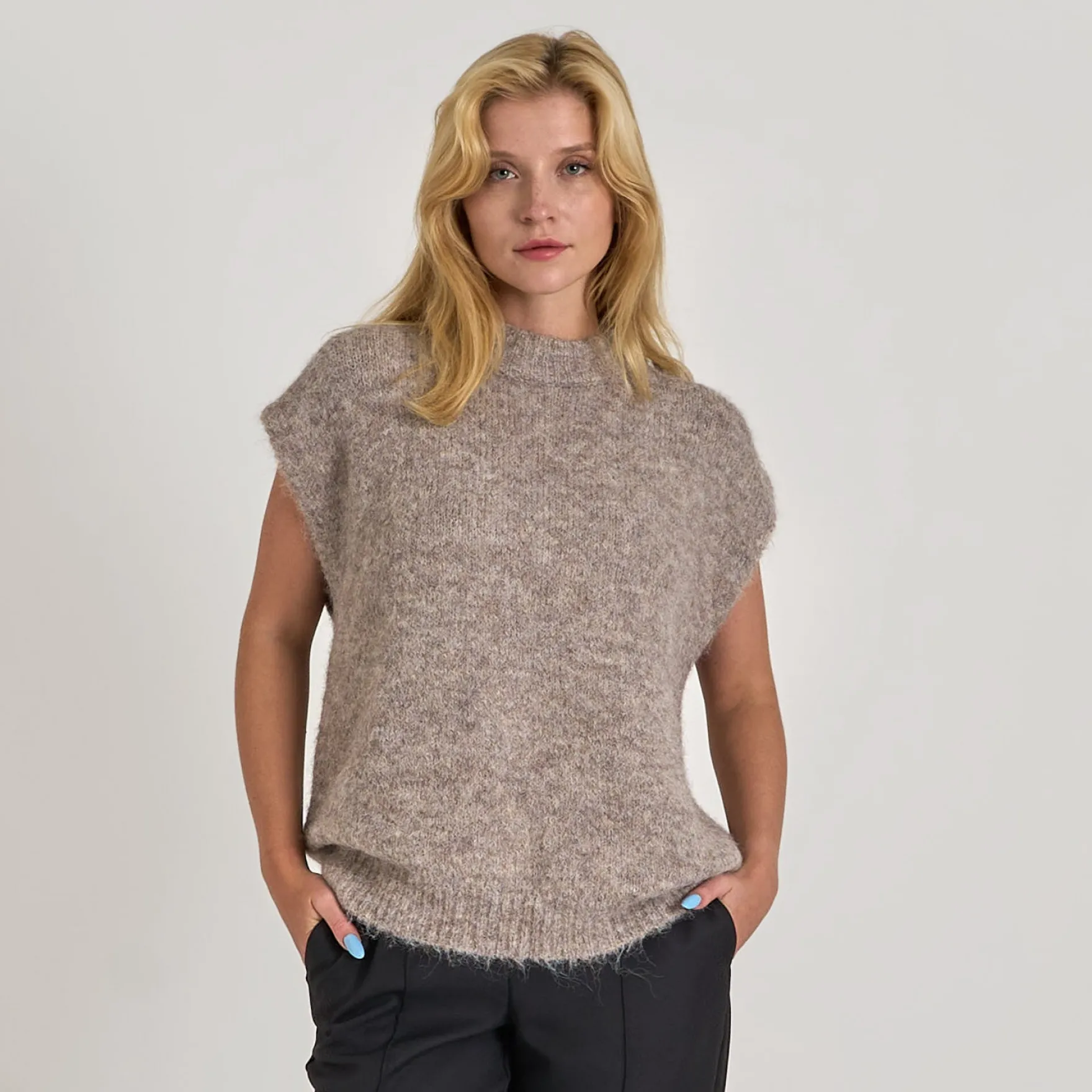 Patrisia knit vest