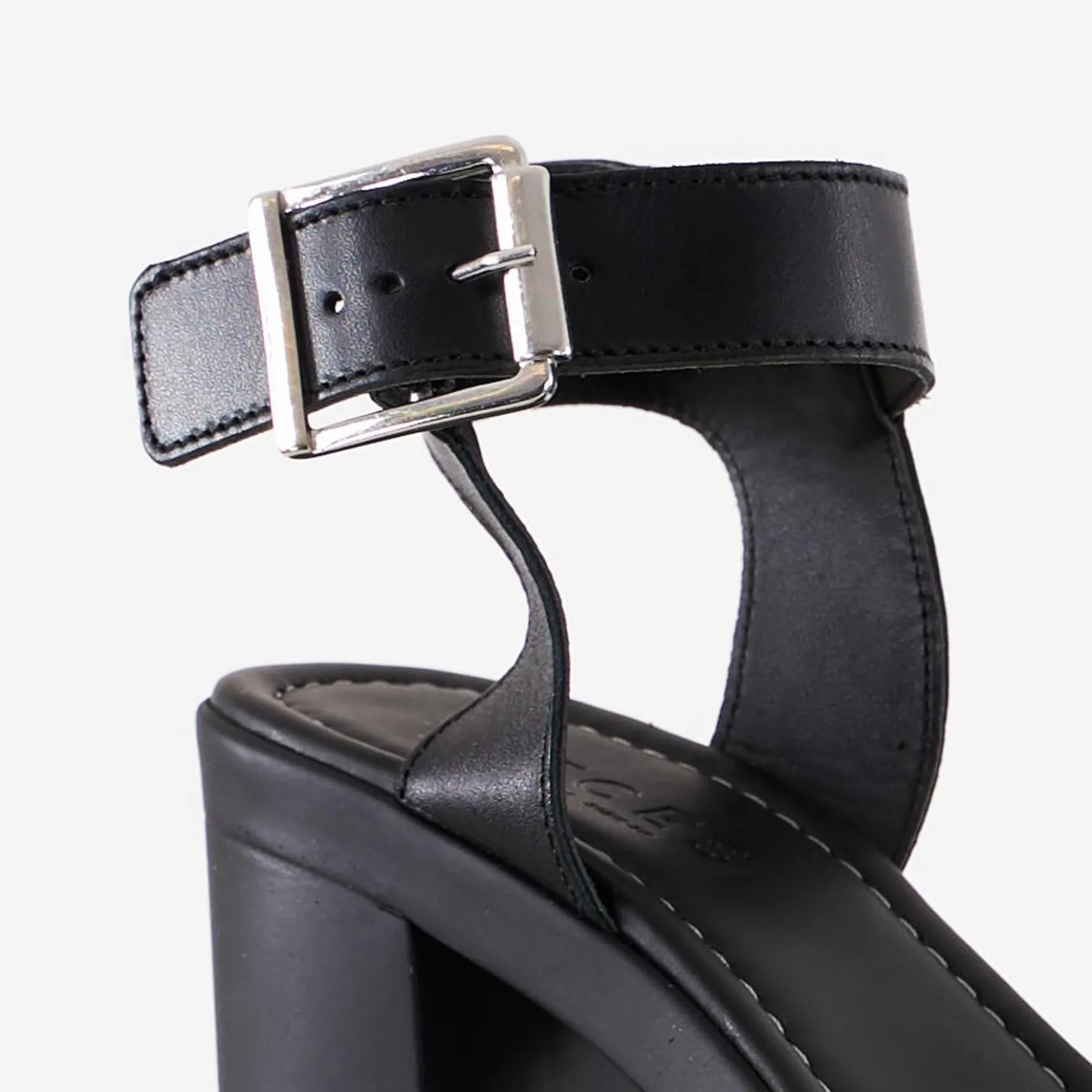 Psede leather sandal