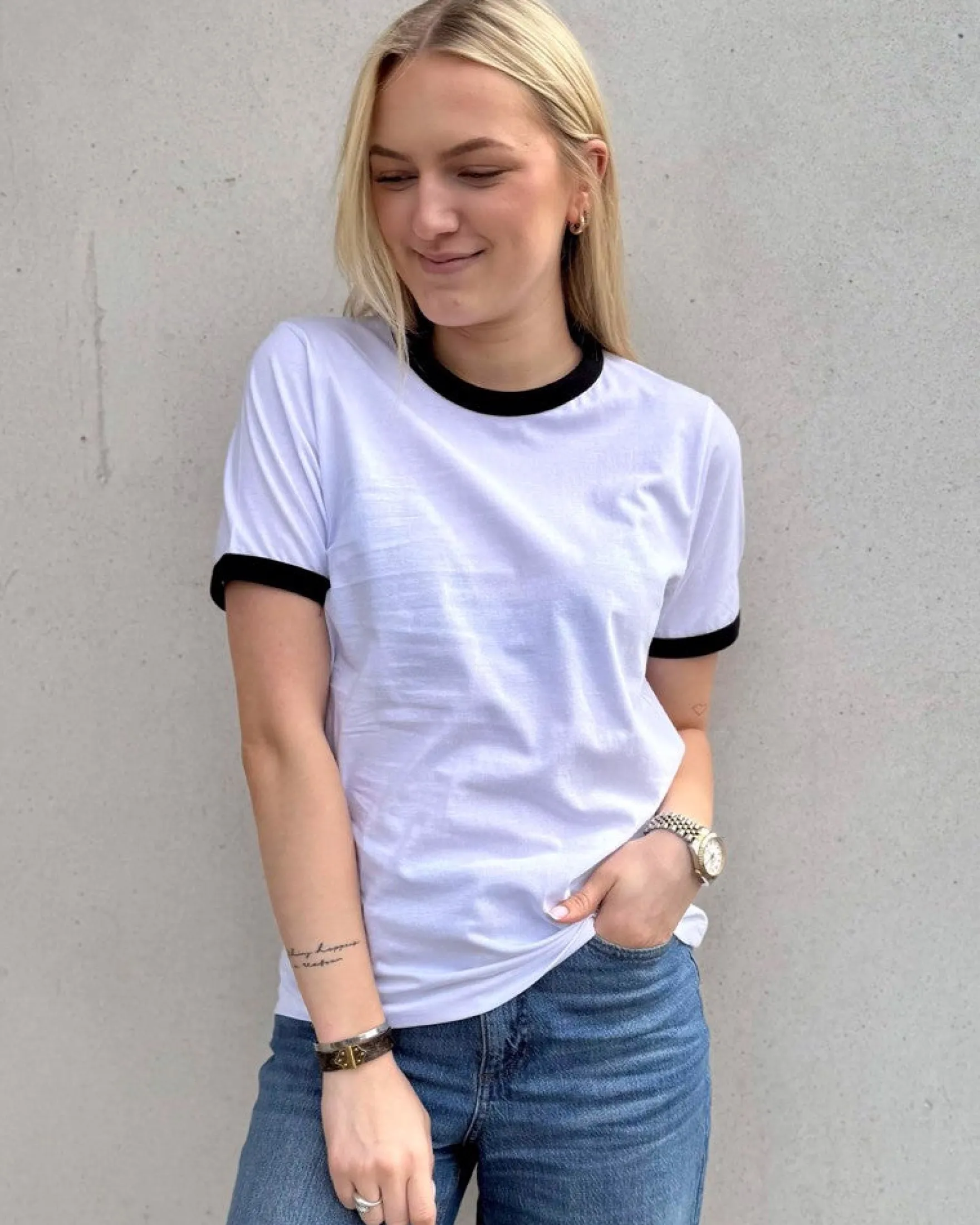 Sabine ringer tee