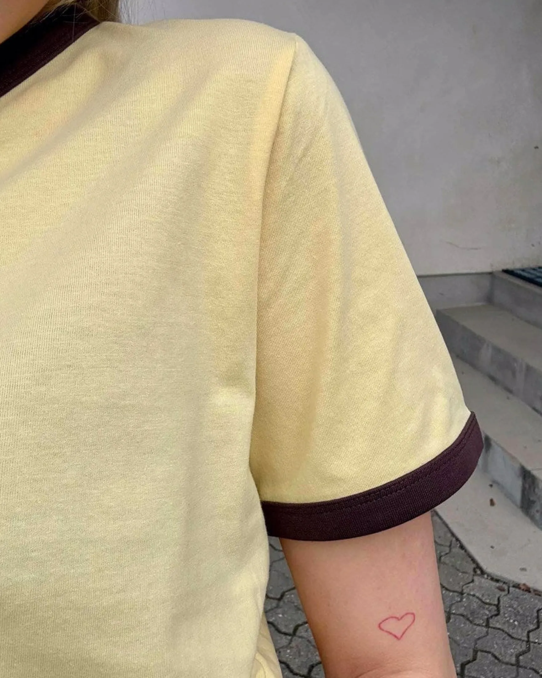 Sabine ringer tee