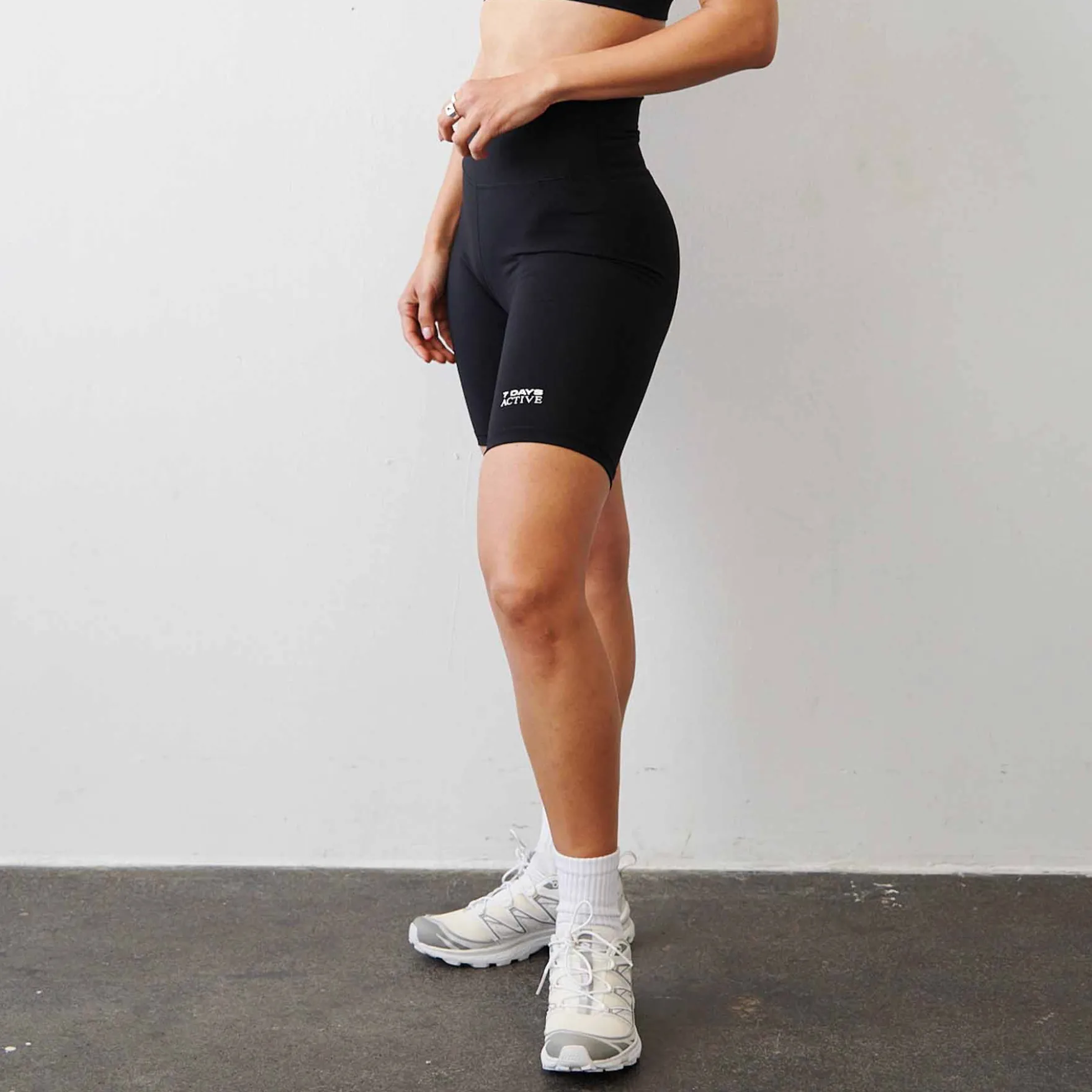 Signature bike short