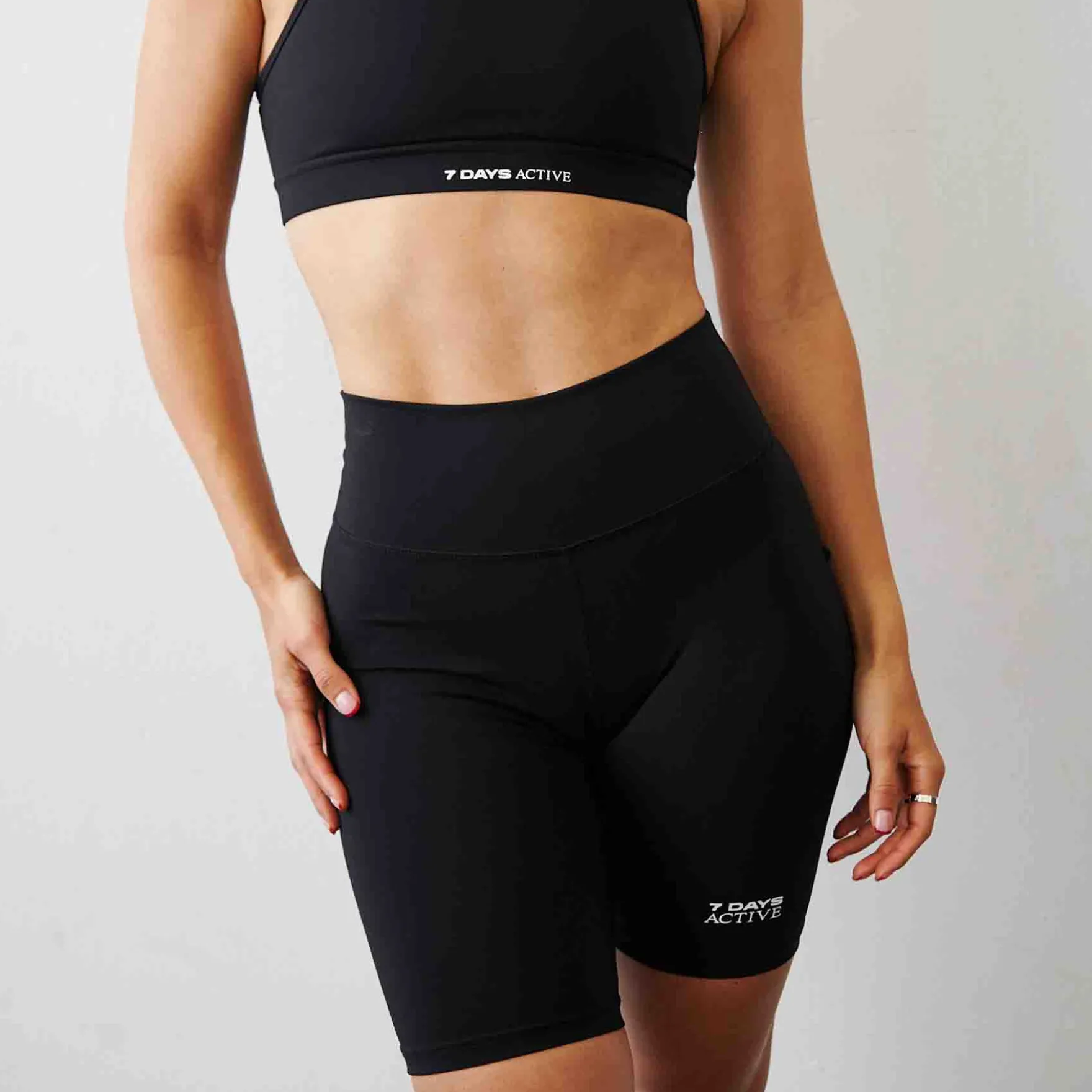 Signature bike short