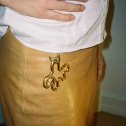 Swirl hook