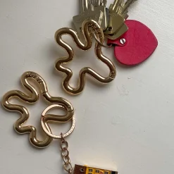 Swirl hook