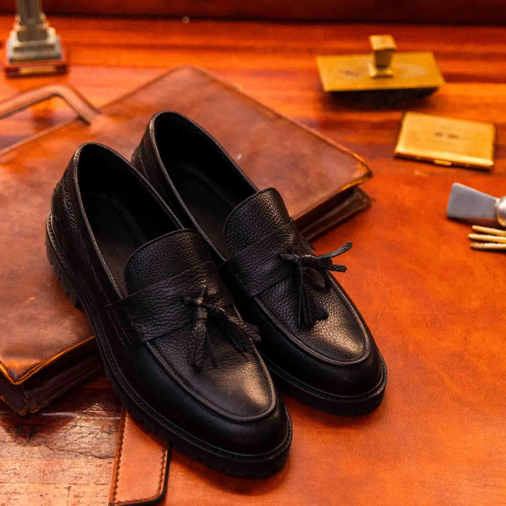 Thatcher grain tassel loafer