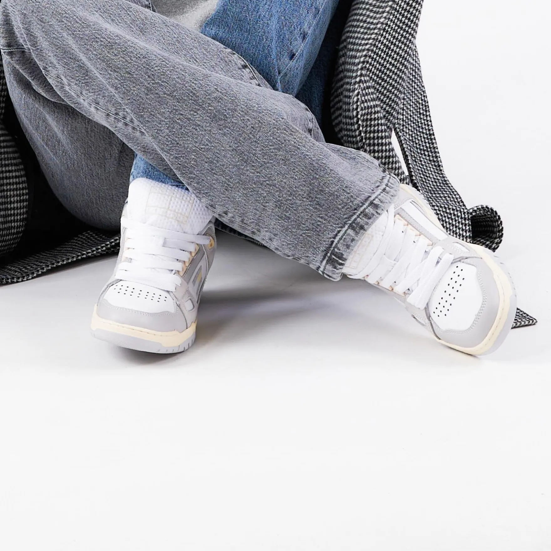 Tommy wmn skate low