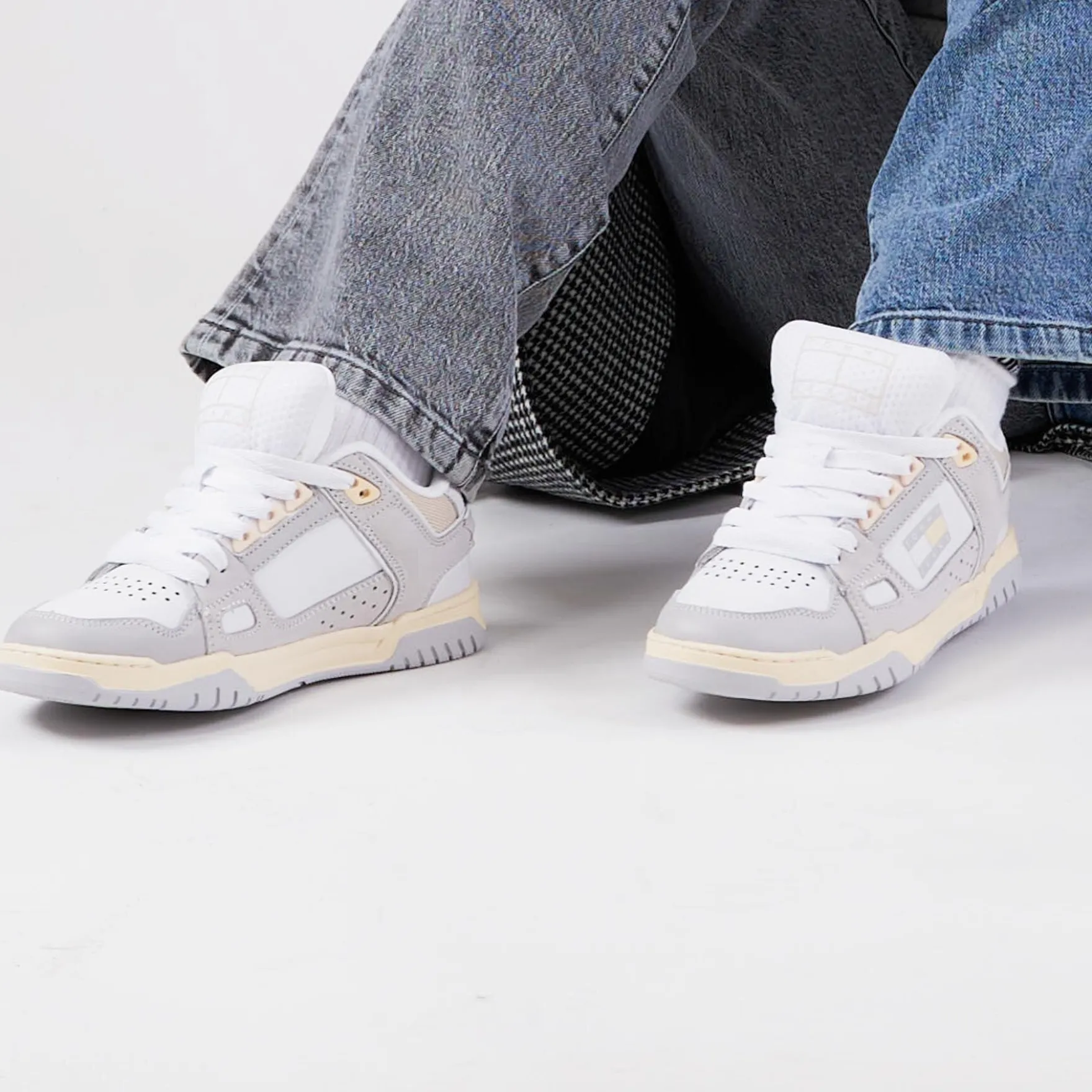 Tommy wmn skate low