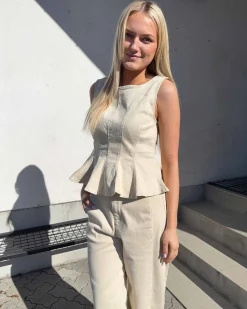 VICHIA PEPLUM TOP