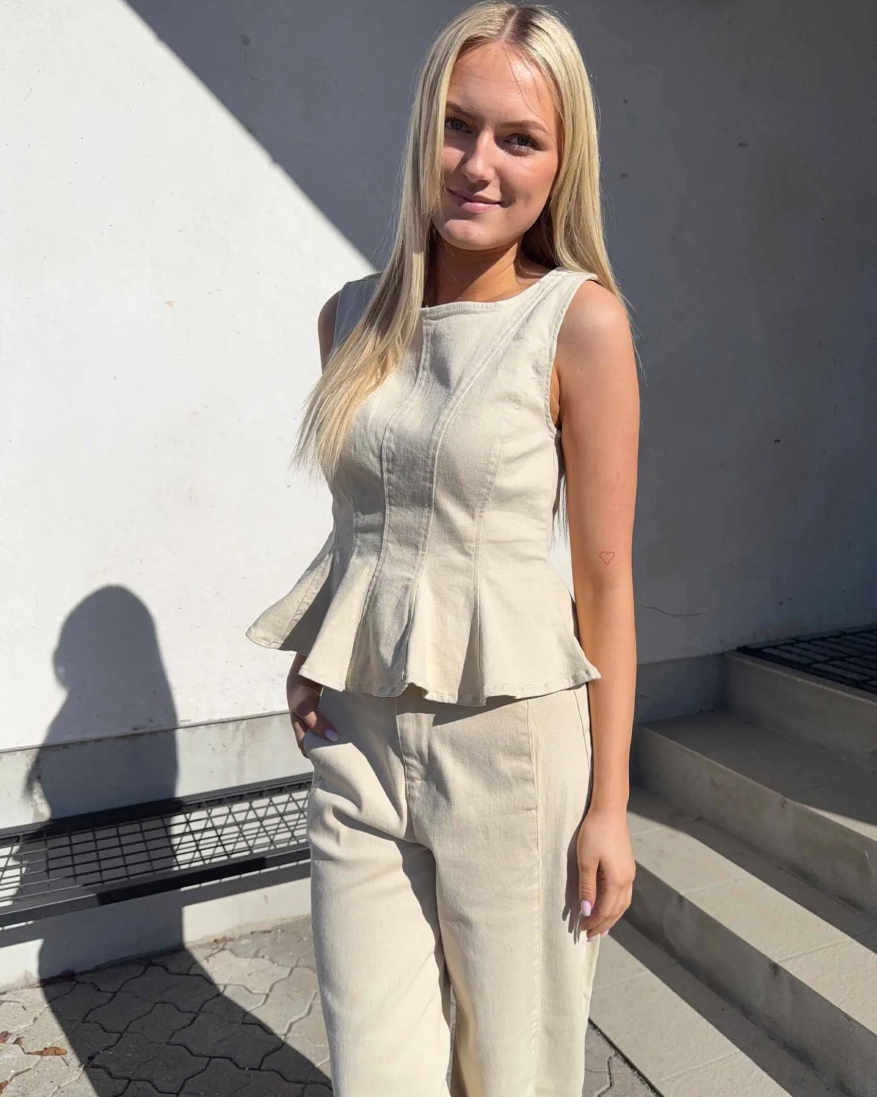 VICHIA PEPLUM TOP